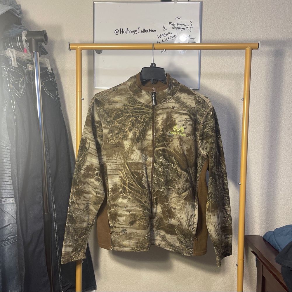 RealTree Camo zip up fleece
Size L